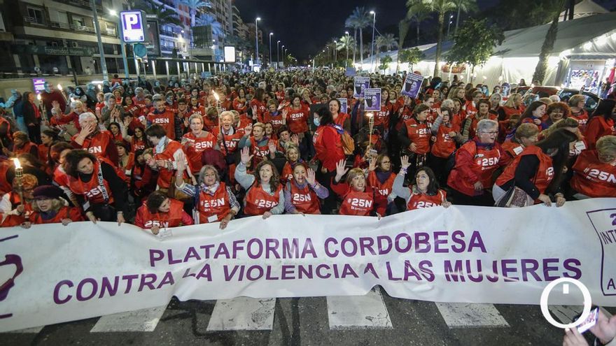 El rojo ha sido el color dominante en la manifestación de Córdoba.