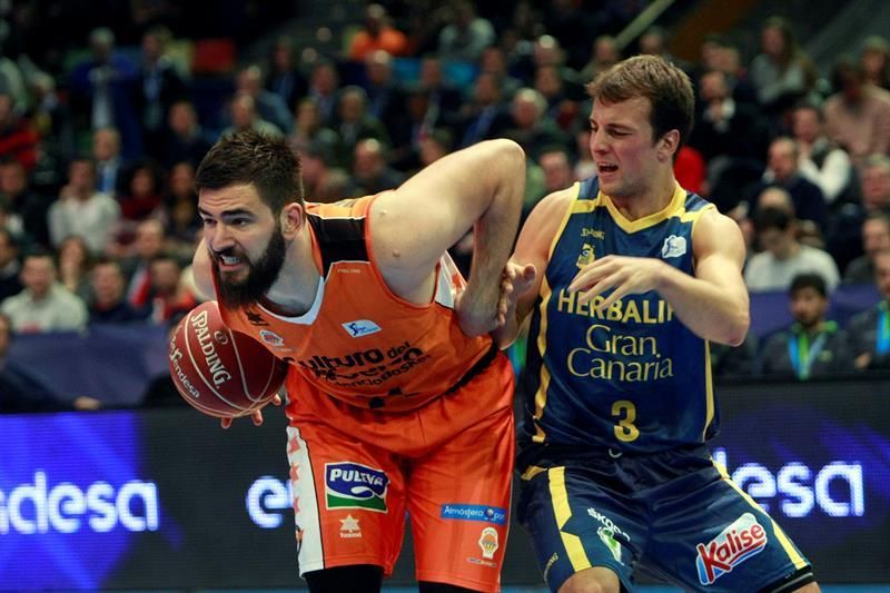 Partido de cuartos de final de la Copa del Rey entre el Valencia Basket y el Herbalife Gran Canaria en La Coruña. Efe.