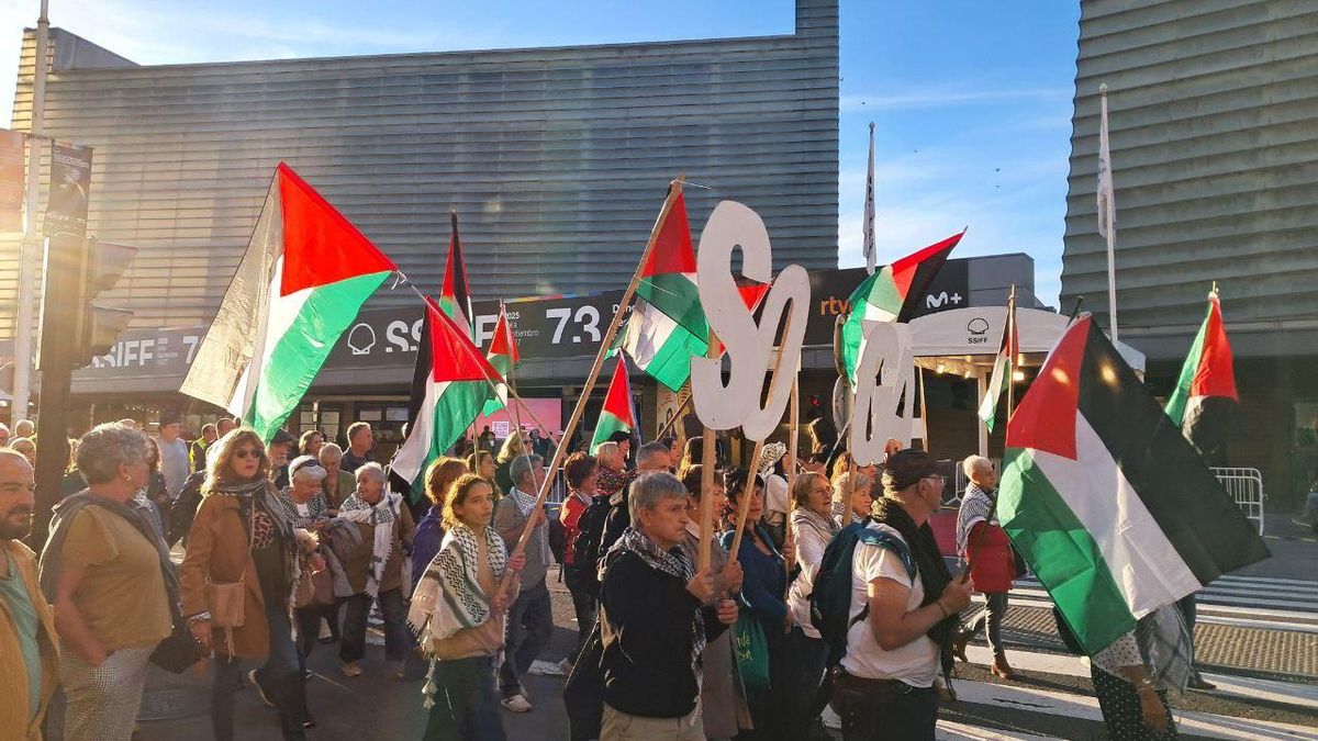 La manifestación por Palestina en Donostia frente el Kursaal en el marco del Festival de San Sebastián