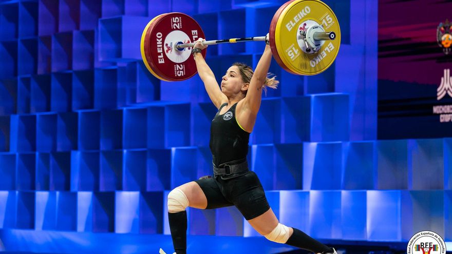 Atenery Hernández bate el récord de España en 55 kilos