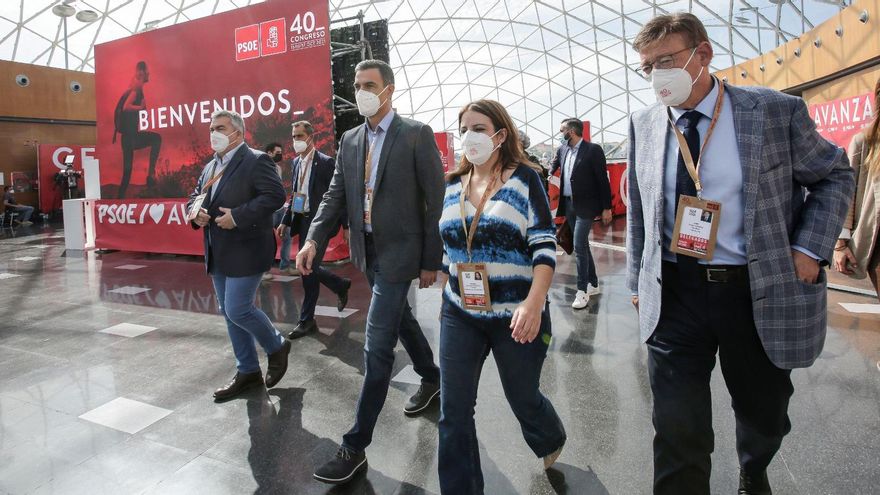 Pedro Sánchez, Adriana Lastra y Ximo Puig en el 40° Congreso del PSOE.