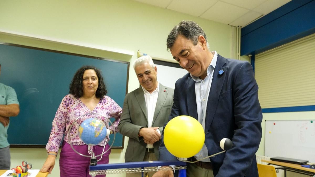 Trabajo multa a la Xunta con 3,5 millones de euros por las condiciones laborales de los auxiliares de conversación