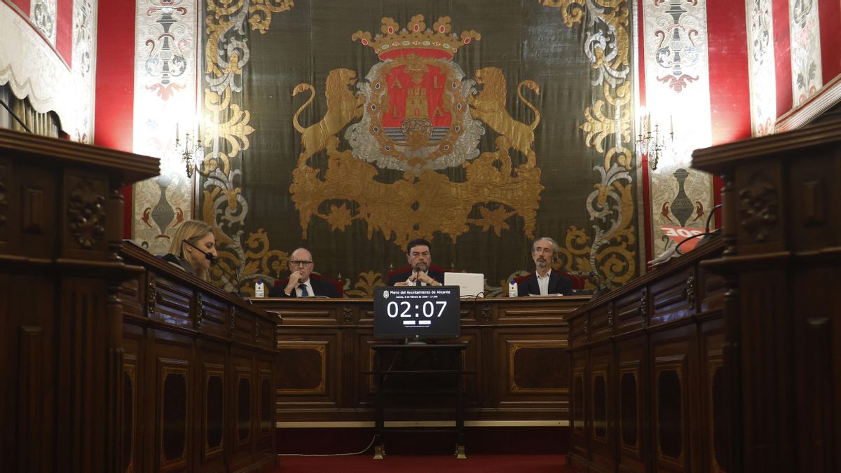 EUPV-Podem pone sobre la mesa una moción de censura en Alicante contra el PP tras pedir también Vox su dimisión