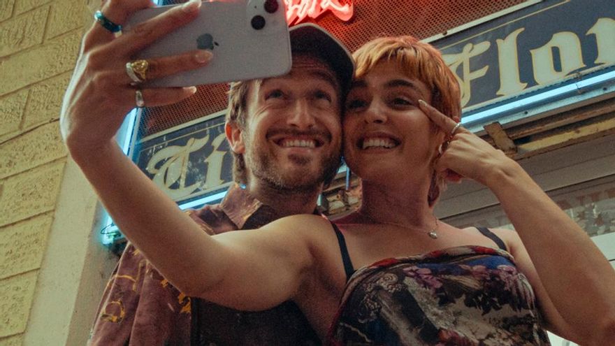 Apple TV+ presenta el tráiler de 'A muerte', la comedia romántica de Dani de la Orden tras su éxito con 'La casa en flames'