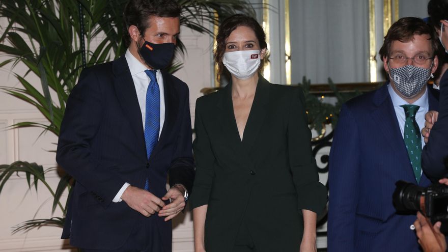 Casado y Ayuso coinciden en la presentación del libro de Rajoy tras 42 días evitándose