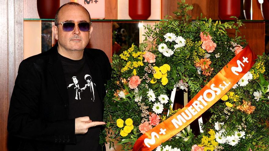 Carlos Areces se lanza sin "salvavidas religioso" a 'Muertos SL': "La comedia que más me gusta es la más incómoda"