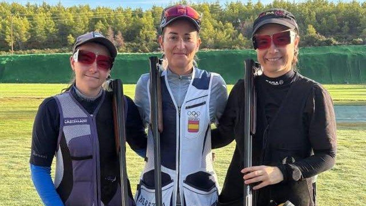 Fátima Galvez, junto a Mar Molne y Bea Martínez