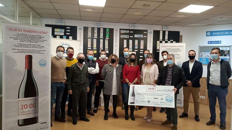Más de 6.000 euros al Banco de Alimentos por la campaña de vino solidario '20.00. Es nuestra hora'
