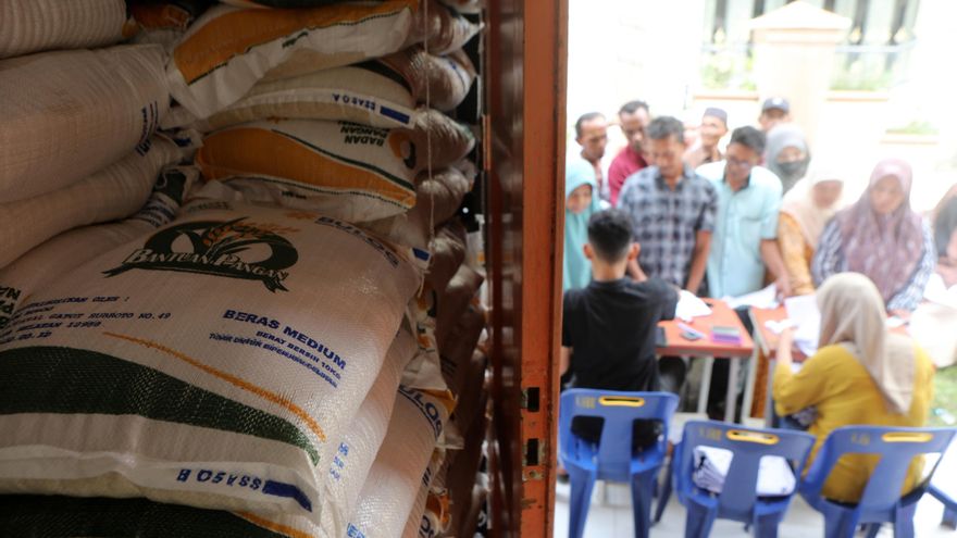 Más de 250 estudiantes intoxicados en Indonesia por el programa de comida escolar gratuita