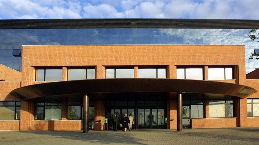 El sindicato de enfermería SATSE alerta de la "sobrecarga" en los hospitales de Cantabria como un problema "estructural" y "no puntual"