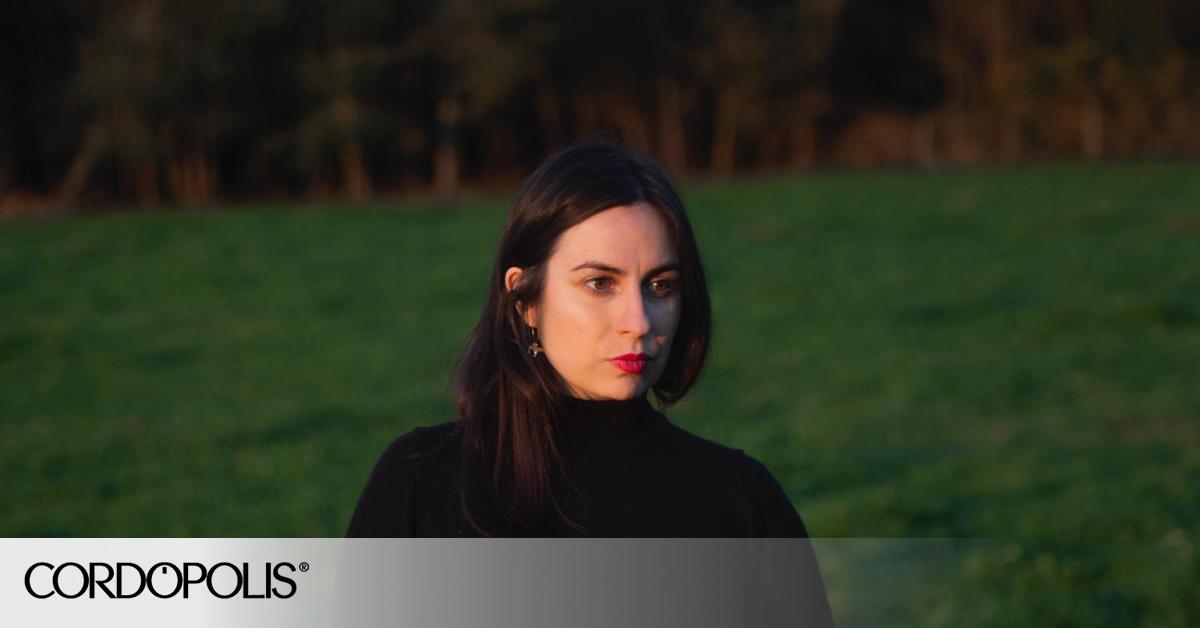 María Sánchez, escritora y veterinaria rural: "Habría que facilitar el acceso a una vivienda digna en los pueblos"