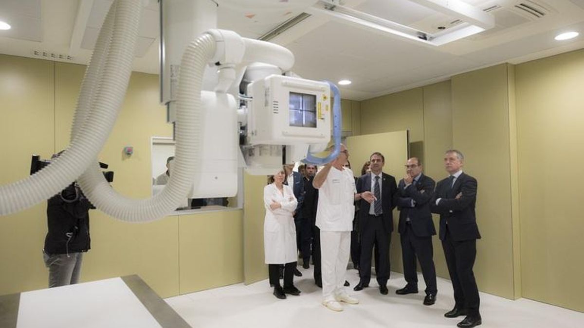 Urkullu afirma que el Hospital de Eibar es "un paso adelante" en la "apuesta por un servicio público de sanidad"