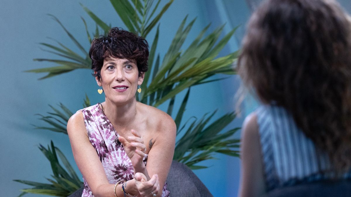 La ministra de Inclusión, Seguridad Social y Migraciones, Elma Saiz, en la redacción de elDiario.es durante la entrevista.