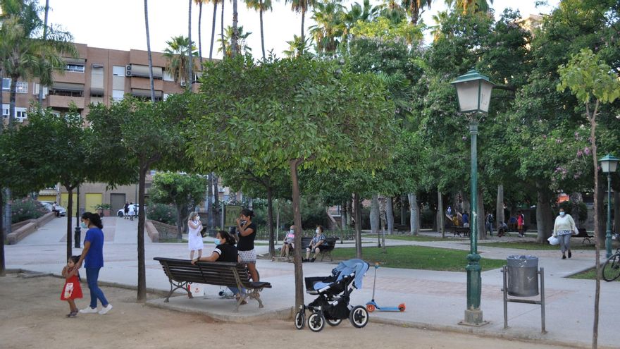 A diferencia de otras zonas de Murcia que en verano se vacían, ha tenido mucha vida este verano, porque muchas de los residentes no tienen la posibilidad de irse de vacaciones