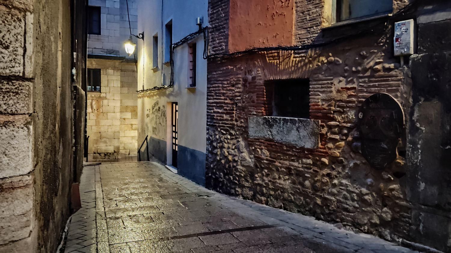 Todo leonés conoce cómo se llama la esquina bajando las escaleras.