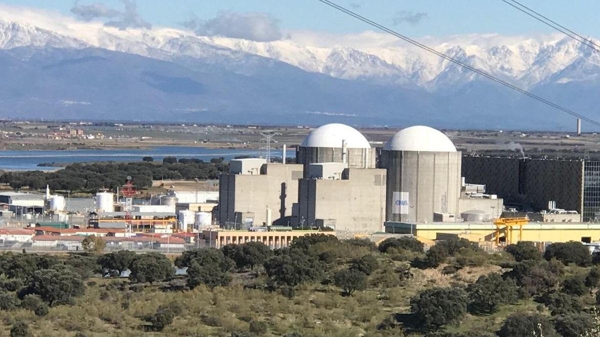 El PSOE extremeño reclama a las propietarias de Almaraz que soliciten "de una vez" la prórroga de la central nuclear