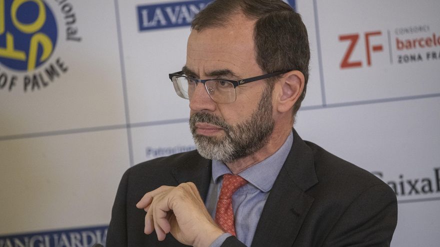 Archivo - El jefe de gabinete de Josep Borrell, Camilo Villarino, interviene durante la sesión 'Seguridad y crecimiento económico', en la primera jornada del XXVII encuentro de economía ‘Consecuencias económicas de la guerra en Ucrania’, a 11 de noviembre