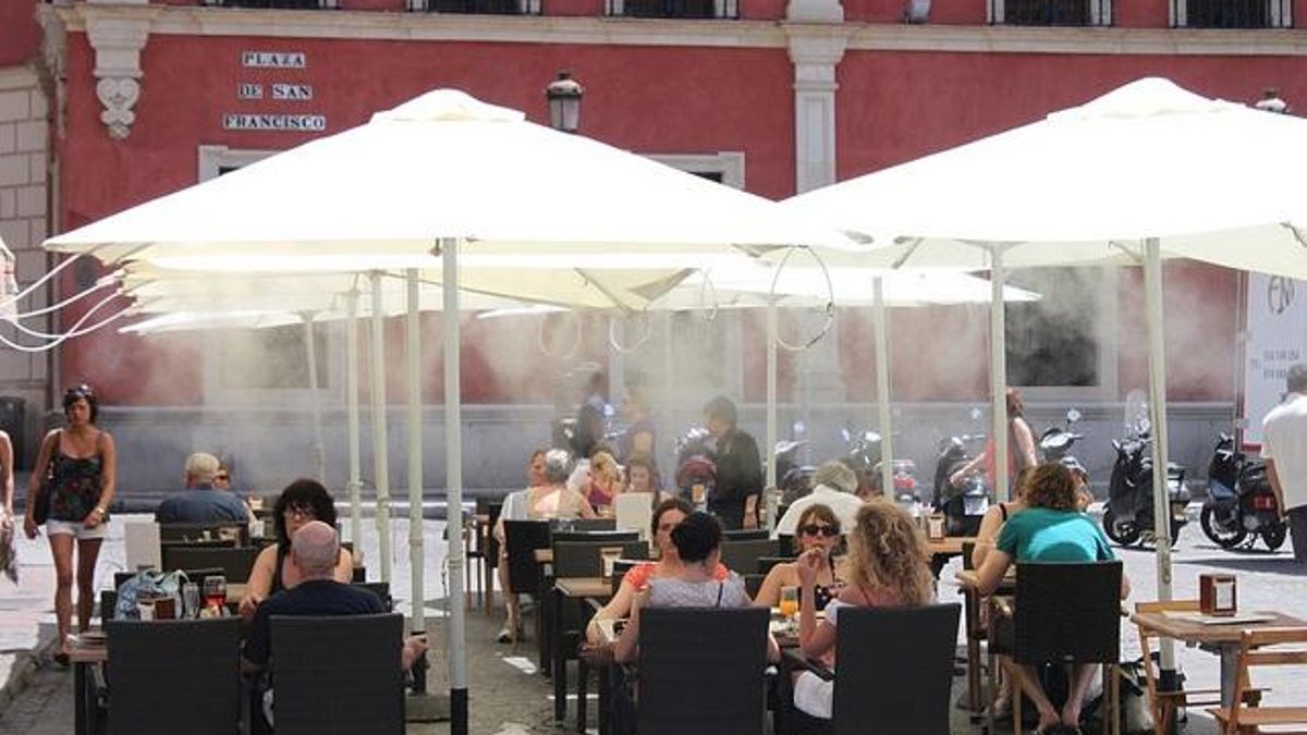 Archivo - Terraza, verano, calor