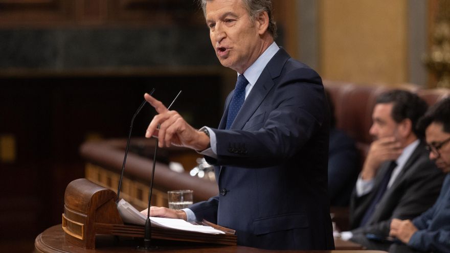 El presidente del PP, Alberto Núñez Feijóo, interviene durante un pleno extraordinario, en el Congreso de los Diputados, a 9 de julio de 2025, en Madrid (España).