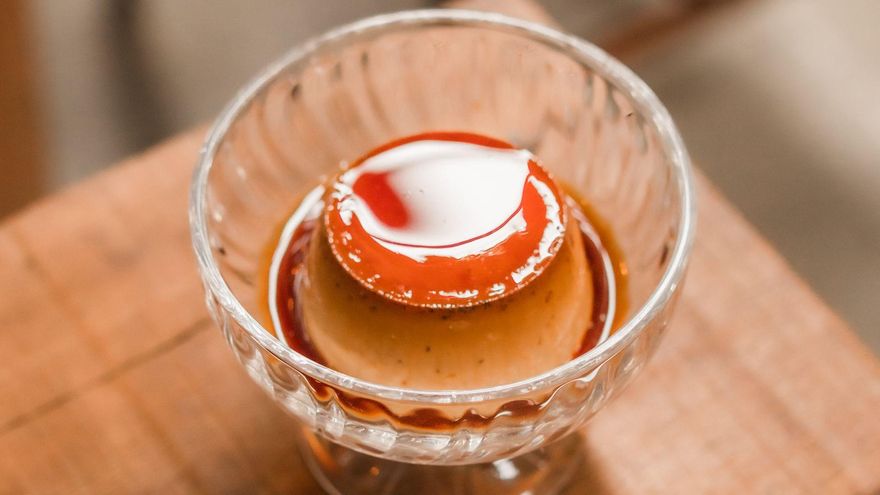 Procura no quemar el caramelo para el tocino de cielo