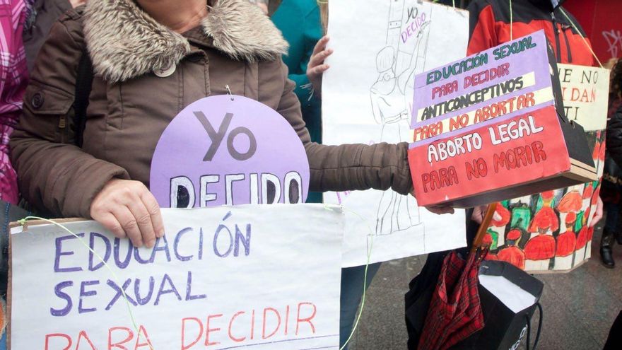 La Junta obliga a las mujeres de León a abortar en clínicas de Valladolid y Madrid por no consultar a los sanitarios leoneses