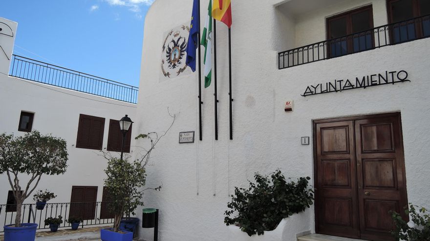 Fachada del Ayuntamiento de Mojácar.