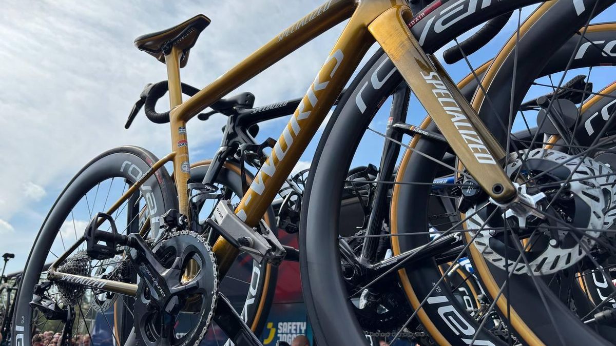 Bicicleta dorada de Evenepoel
