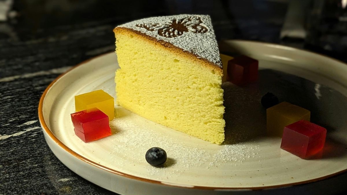 Tarta nube con solo tres ingredientes: la receta de un postre sencillo, esponjoso y que puedes hacer en apenas 30 minutos