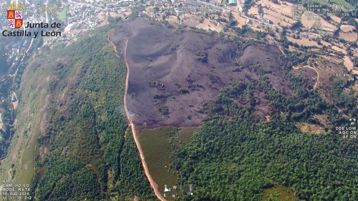 Vista aérea del incendio de Caboalles de Abajo.