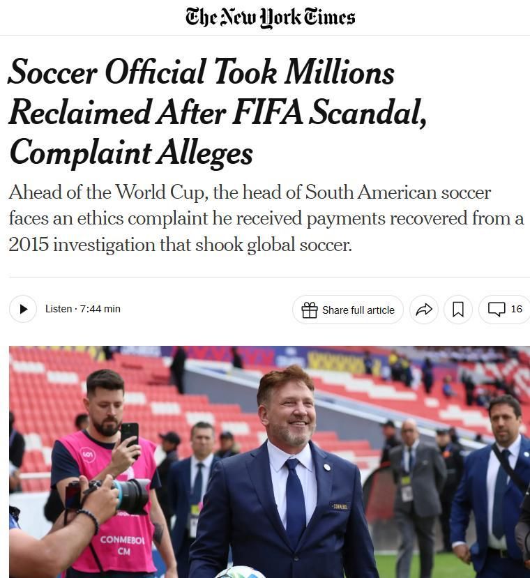 "Un directivo de fútbol se apropió indebidamente de millones de dólares reclamados tras el escándalo de la FIFA, según alega una denuncia", tituló The New York Times su nota de este lunes.