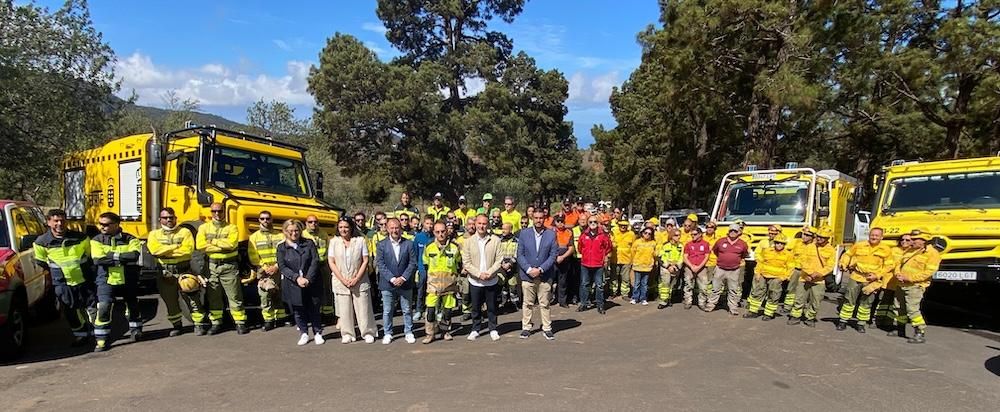 La Palma contará con casi 200 efectivos propios para luchar contra los incendios forestales.