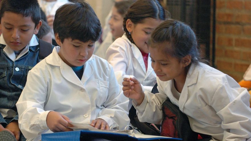 El rendimiento escolar retrocedió en 2024: sólo 10% de los estudiantes terminan la secundaria en tiempo y forma