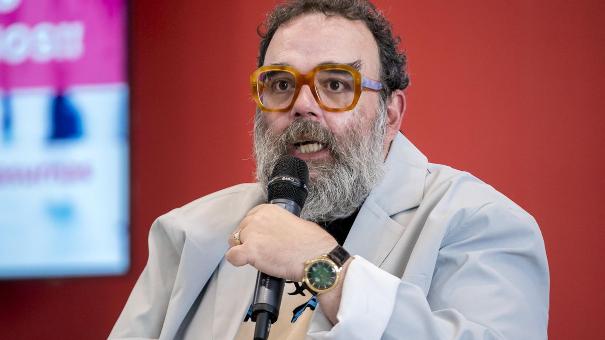 Los Comuns ven con optimismo la candidatura de Bob Pop tras la sorpresa inicial: "Ha ido por su cuenta y riesgo"