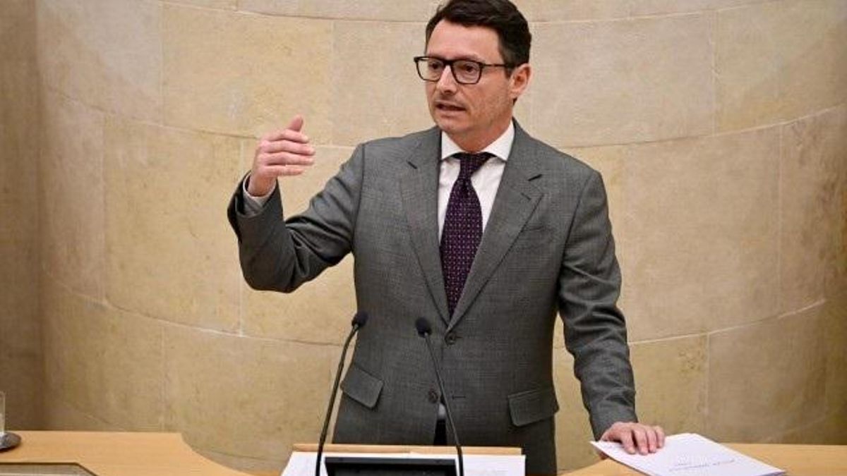 PP pide al PSOE que "se aclare" sobre los menores extranjeros de Cartes: "¿es un castigo o es humanidad?"