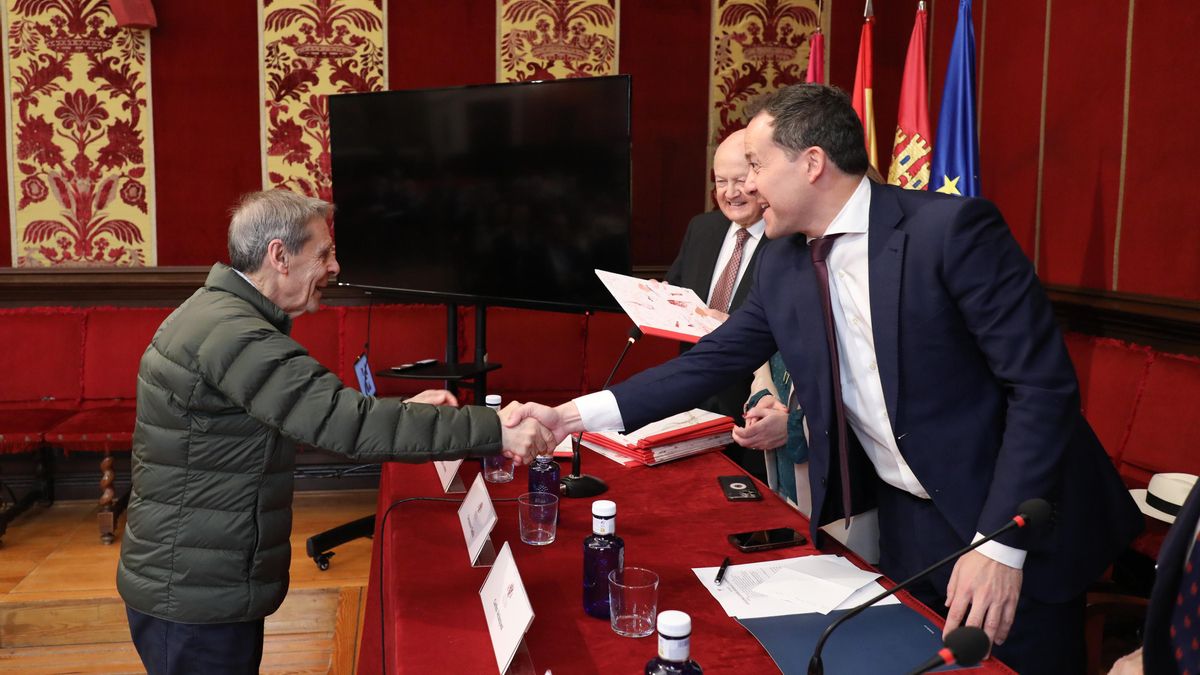Un momento de la constitución del Capítulo de Toledo de la Academia de Ciencias Sociales y Humanidades de Castilla-La Mancha