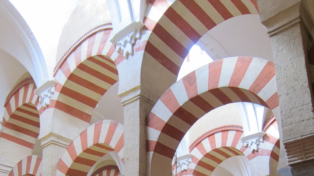 Un total de 12.000 firmas piden a la Unesco que evite que el Obispado "se apropie de la Mezquita-Catedral"