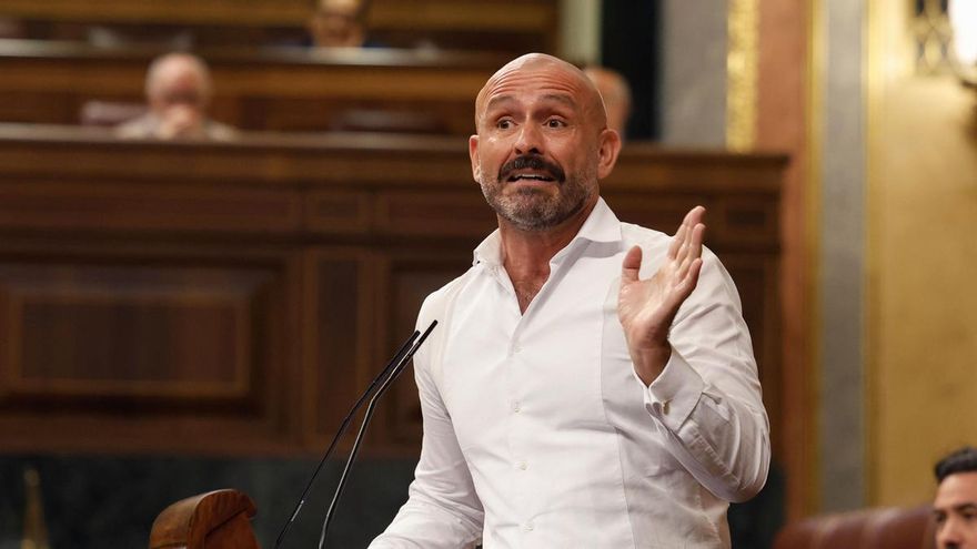Tellado gana poder interno para "electoralizar" el PP y Feijóo saca a Ana Alós de Igualdad para dárselo a Jaime de los Santos
