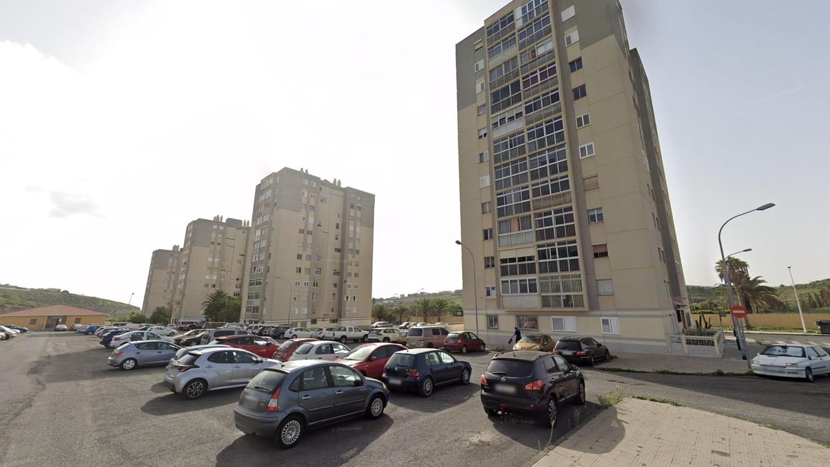 Tres personas, intoxicadas por humo en el incendio de un piso en Telde