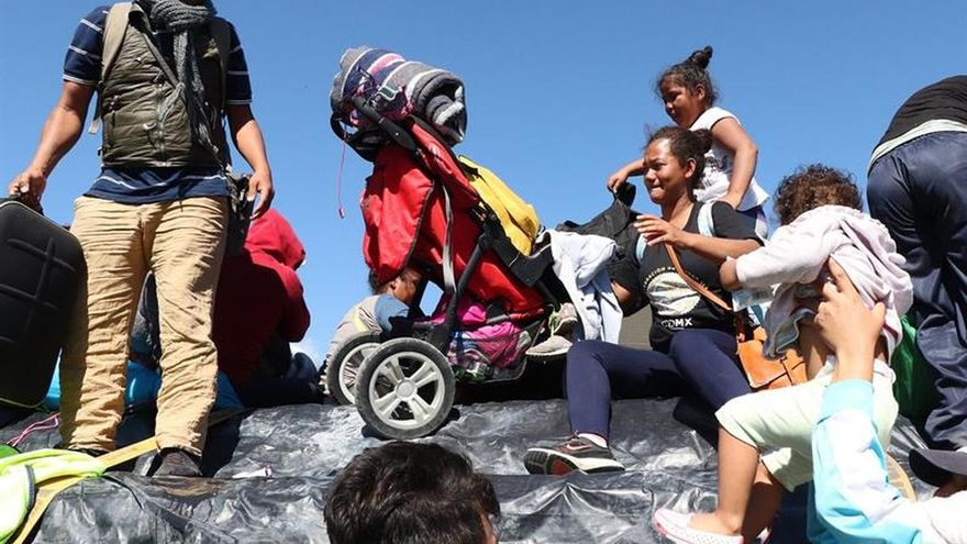 Decenas de migrantes centroamericanos alcanzan la frontera con Estados Unidos