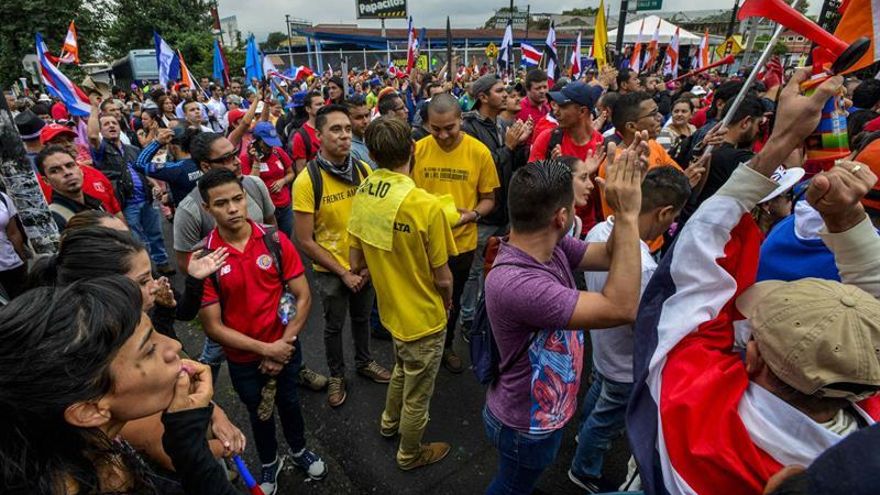 Huelguistas en Costa Rica llevan lucha contra reforma fiscal a Poder Judicial