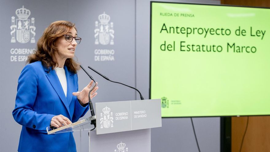 Imagen de archivo de la ministra de Sanidad, Mónica García, durante una rueda de prensa