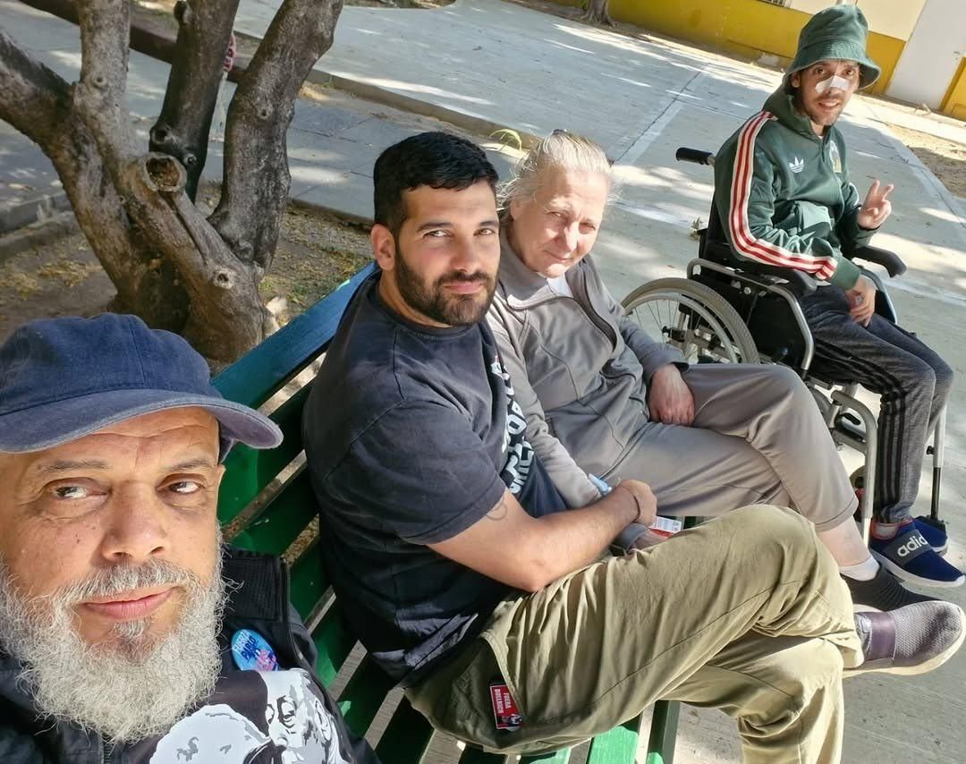 Pablo Grillo con su familia en el Día de la Madre