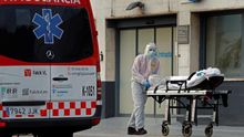 El riesgo de una segunda ola de COVID-19 tras la desescalada mantendrá el sistema "en tensión" durante varios meses