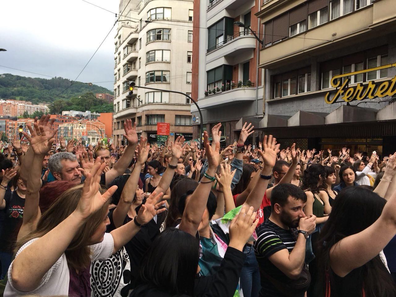 Concentración por la puesta en libertad de la manada en Bilbao