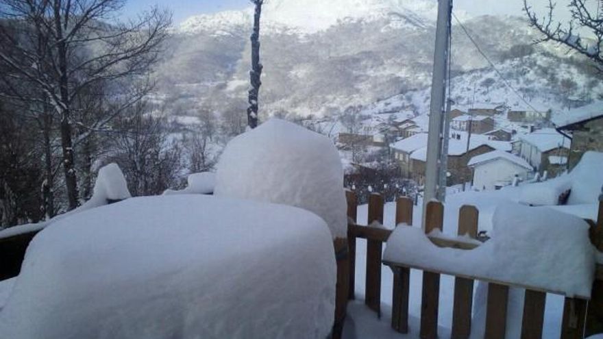 Grandes espesores en Ferreras del Puerto, en la Montaña Oriental Leonesa. Foto: FB Ferreras del Puerto.