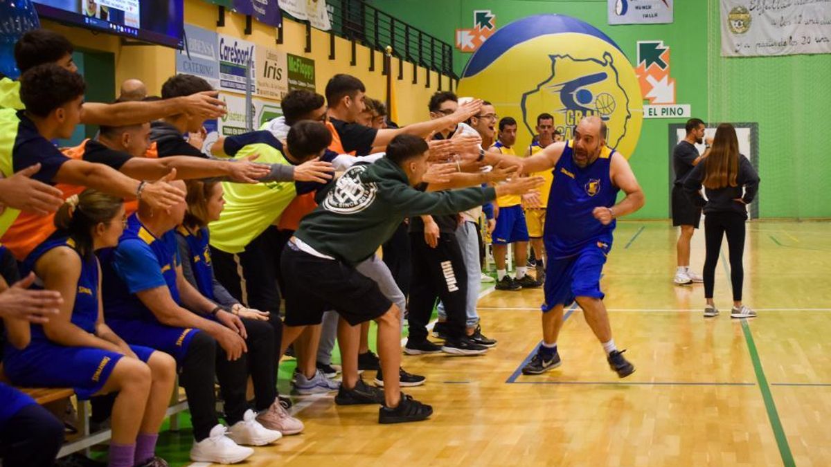 Familias del Proyecto Suma protagonizan en el Gran Canaria Arena la jornada de inclusión 'Baloncesto para todos' de la Liga Endesa