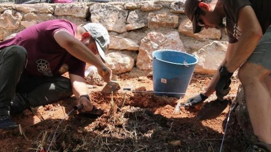 Varios investigadores intentan confirmar que en Ciudad Real vivieron homínidos arcaicos similares a los de Atapuerca