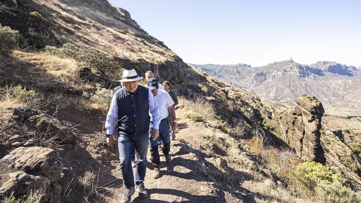 Morales, en uno de los senderos de gran recorrido en el entorno del Paisaje Cultural.