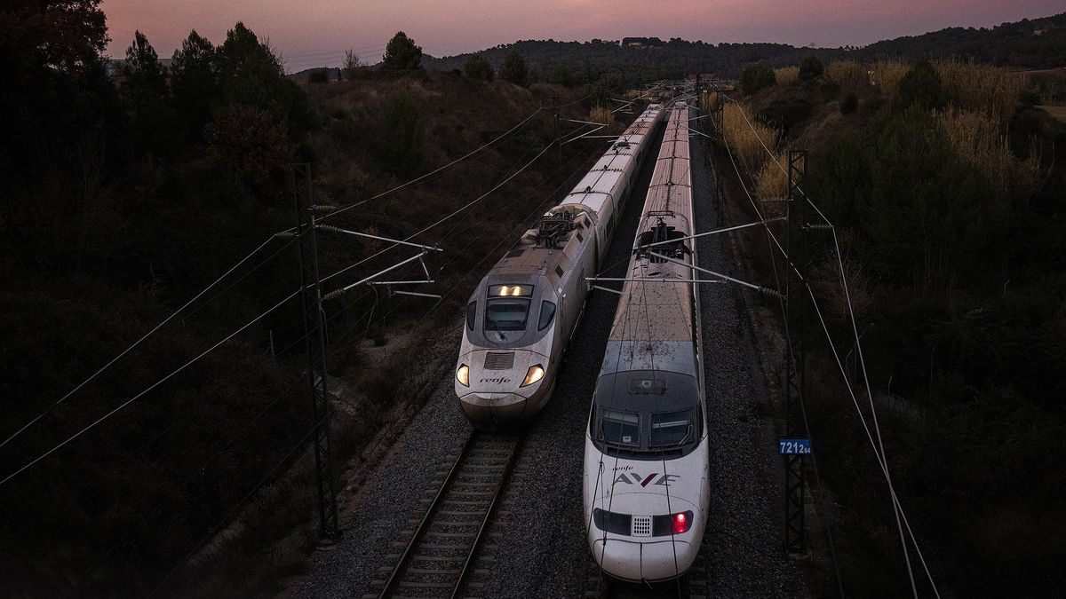 Colapso por falta de plazas de tren para ir a trabajar a Barcelona desde Girona y Lleida: "No hay billetes a 10 días vista"