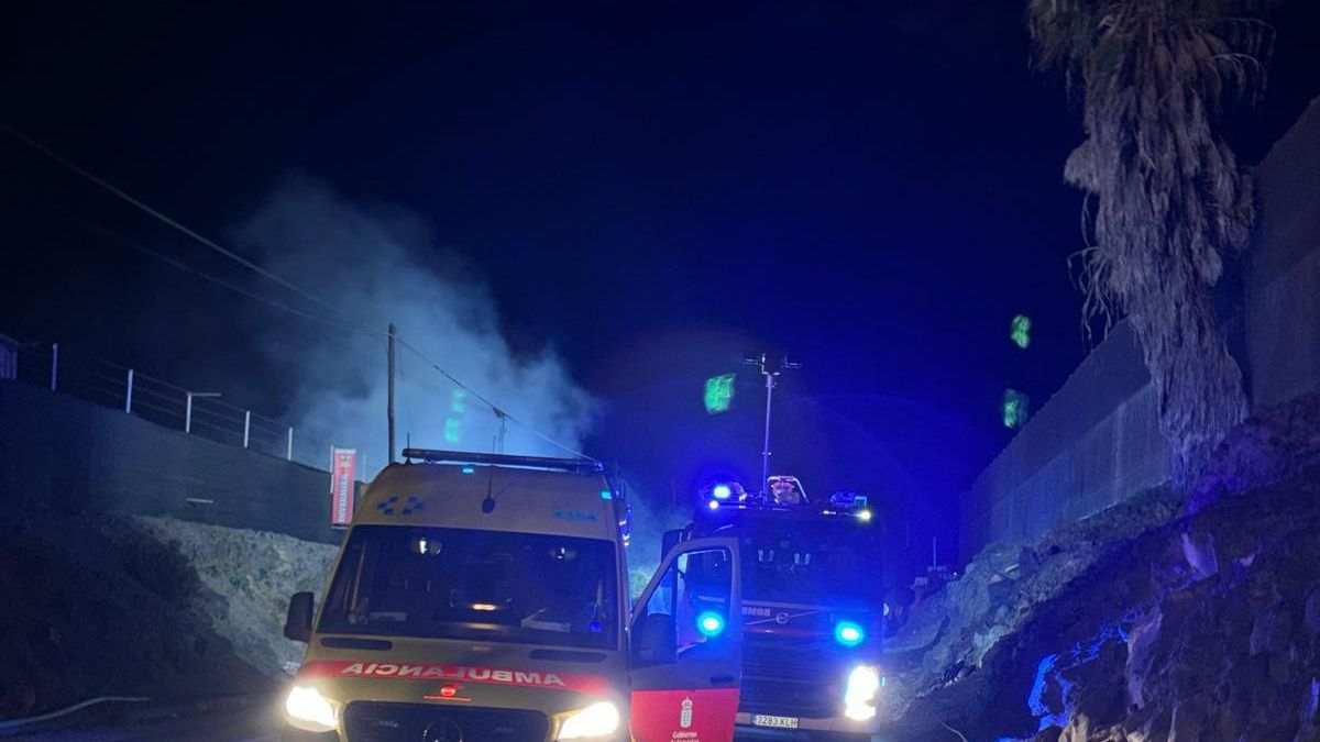 Incendio en el exterior de un vivero de plantas, en el municipio tinerfeño de Arona.